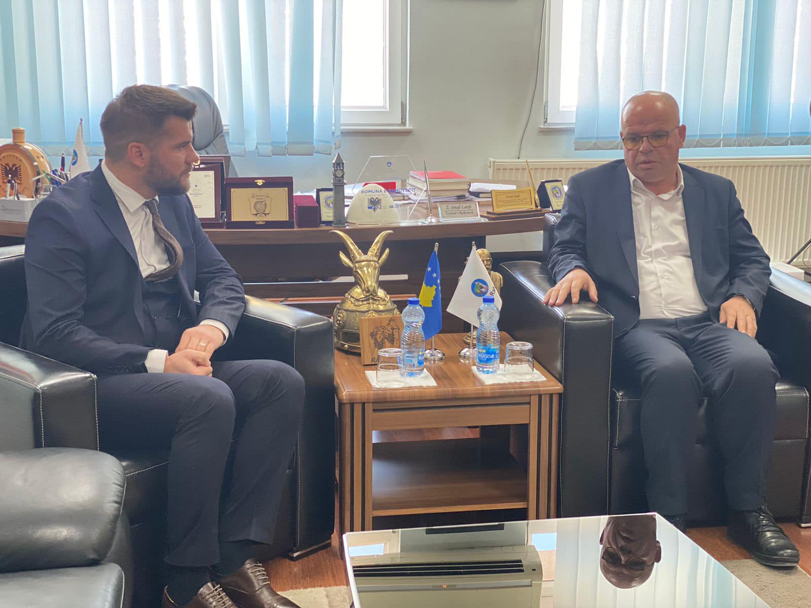 Latifi takohet me kryetarin e Këshillit Kombëtar për Shqiptarët që jetojnë nën Serbi  Nevzad Lutifun